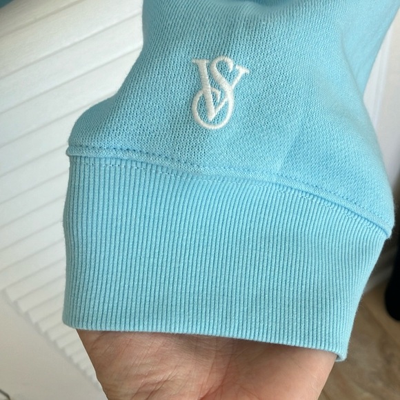 Victoria’s Secret crop sweater - Picture 5 of 9